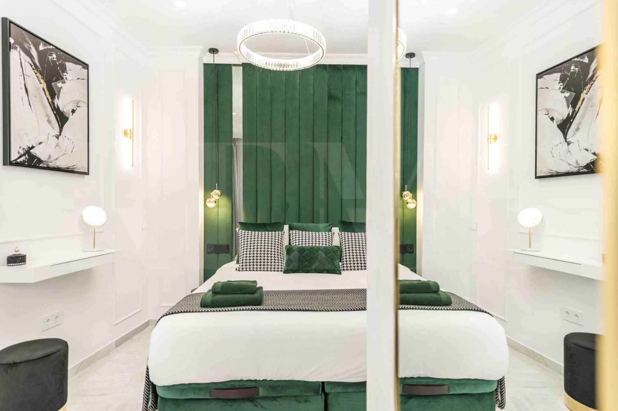 Apartament Deluxe - Historic Center By Rems